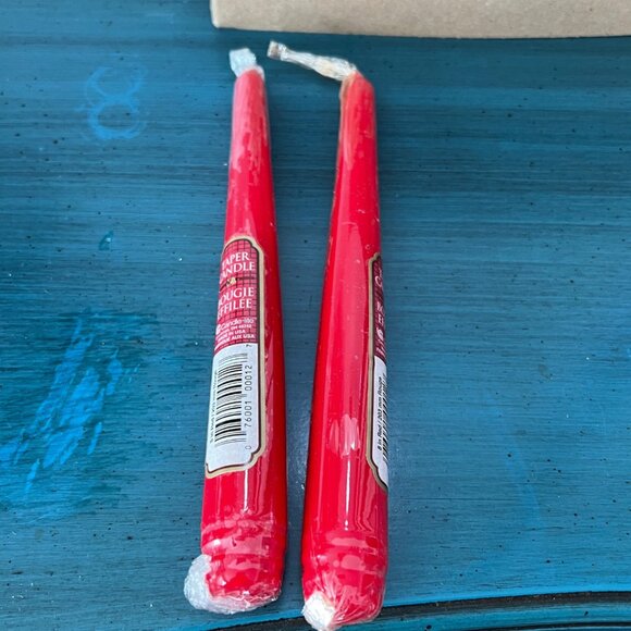 Vintage Lot of 2 Red Candle-lite Bougie Effilee Taper Candles 8" Long Brand New - Picture 2 of 3